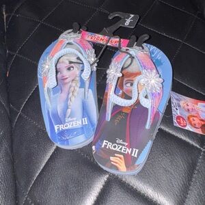 Disney Frozen II Blue and Purple Light-Up Flip Flops